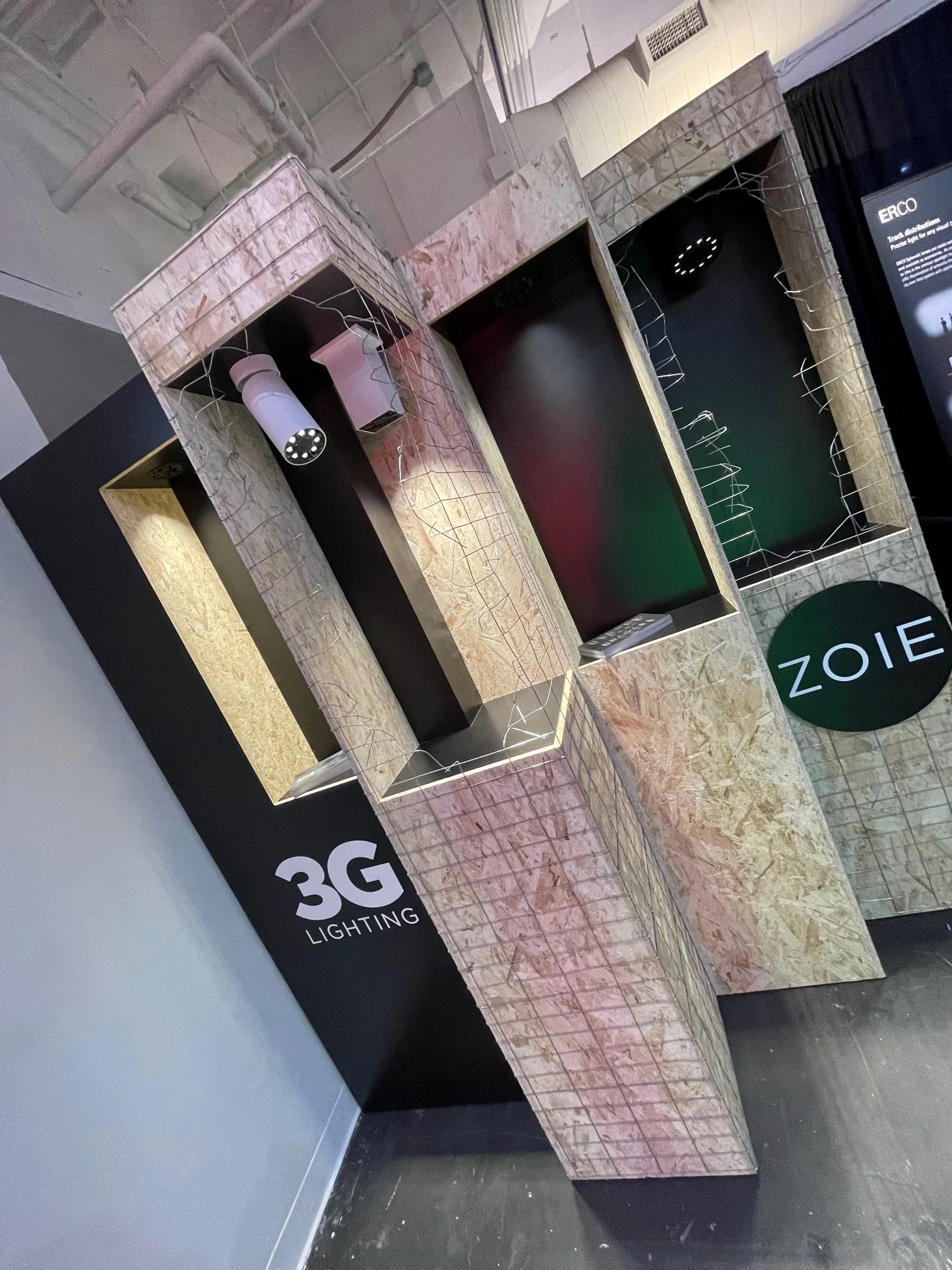 3G Lighting trade-show booth material and product display